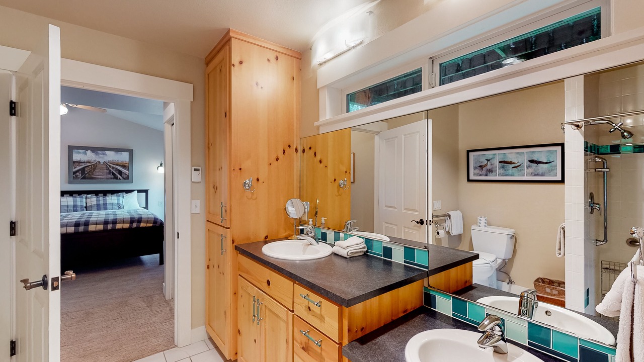 Photo of Bathroom in Neahkahnie Beach
