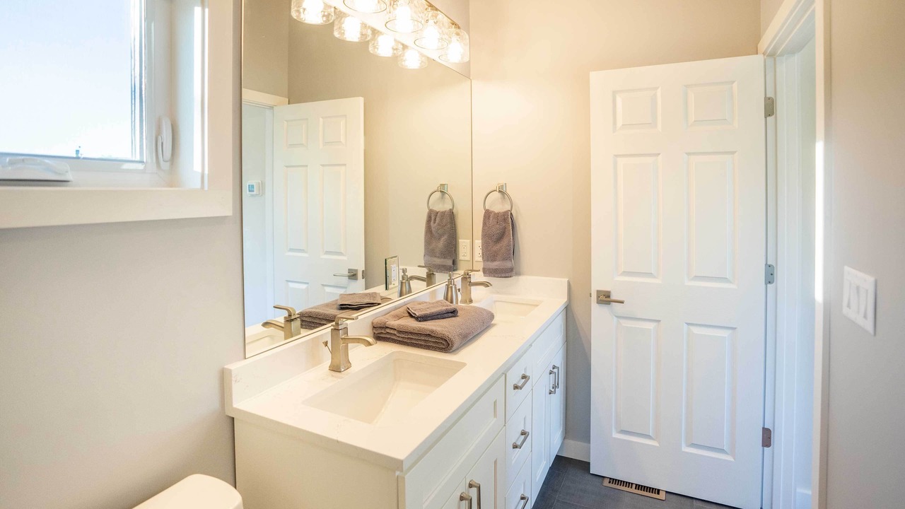 Photo of Bathroom in Golden