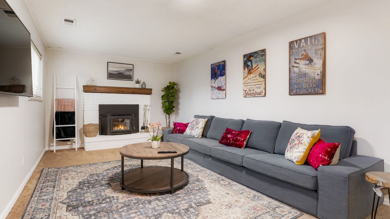 Photo of Livingroom in North Central Westminster