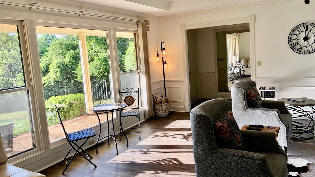 Photo of Livingroom in Hendersonville