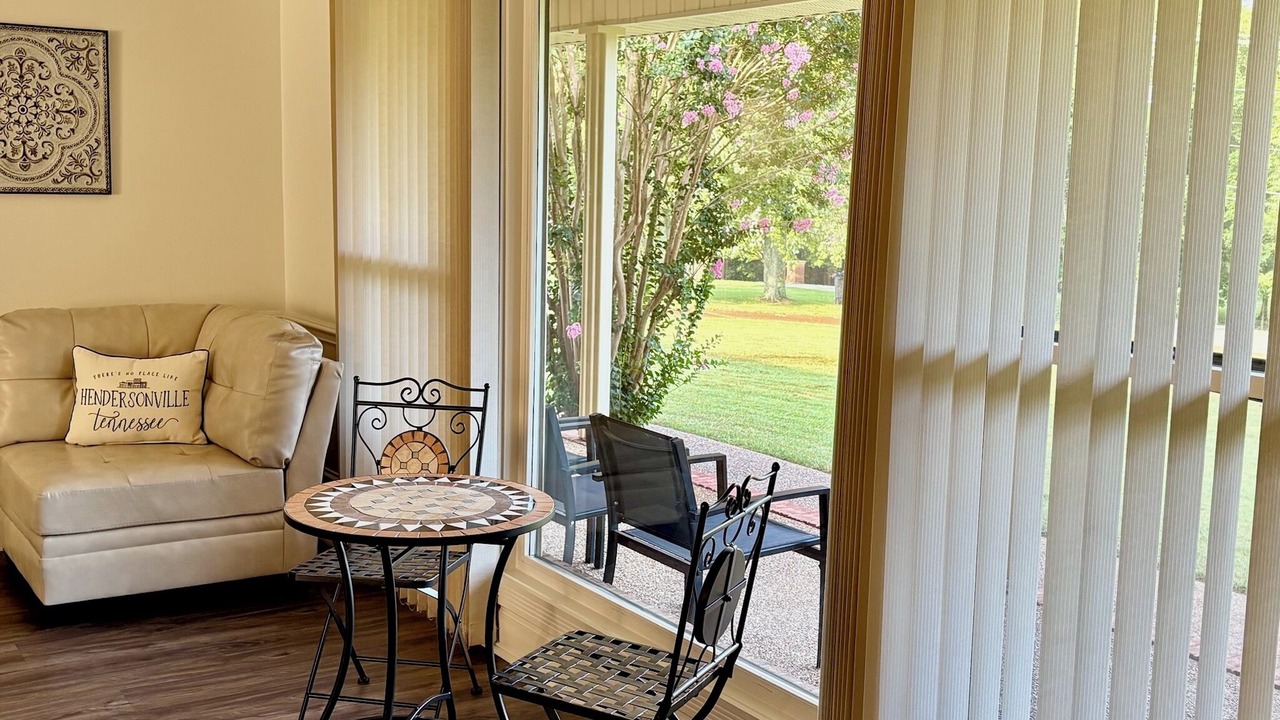 Photo of Livingroom in Hendersonville