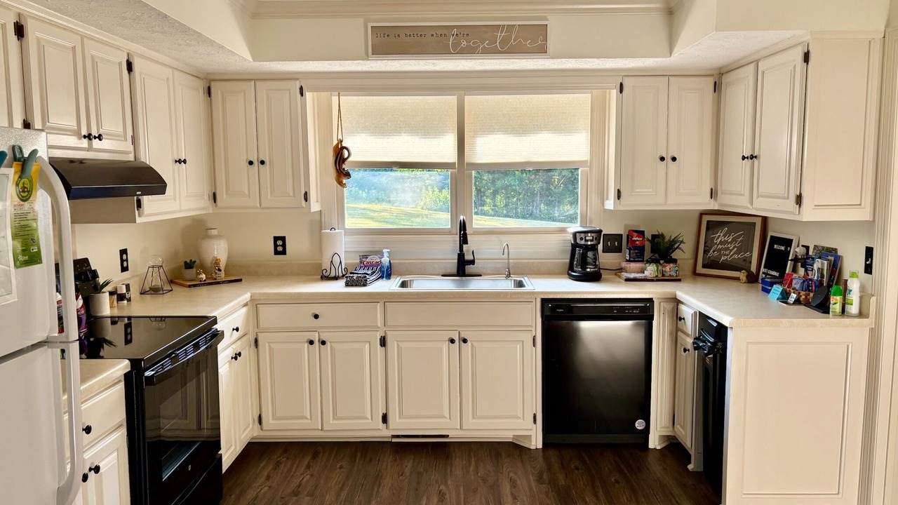 Photo of Kitchen in Hendersonville