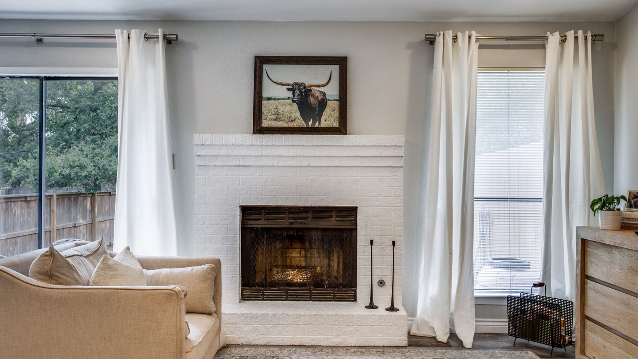 Photo of Livingroom in East Oak Hill