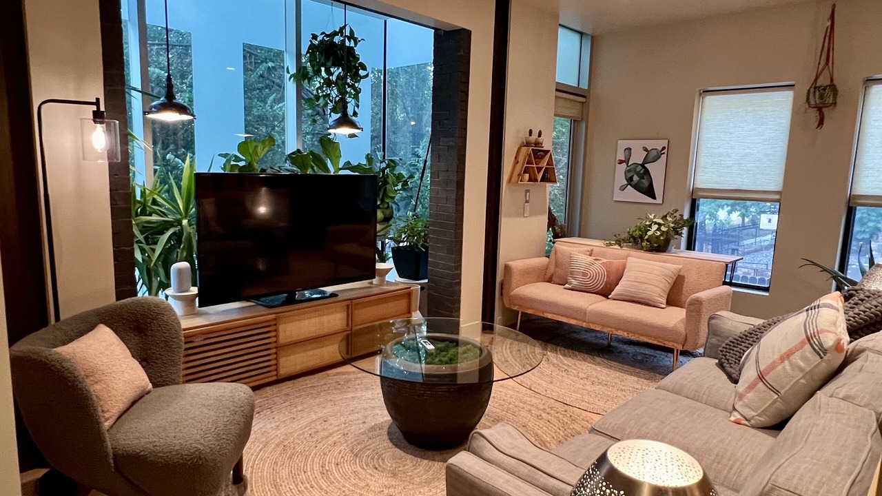 Photo of Livingroom in Five Points