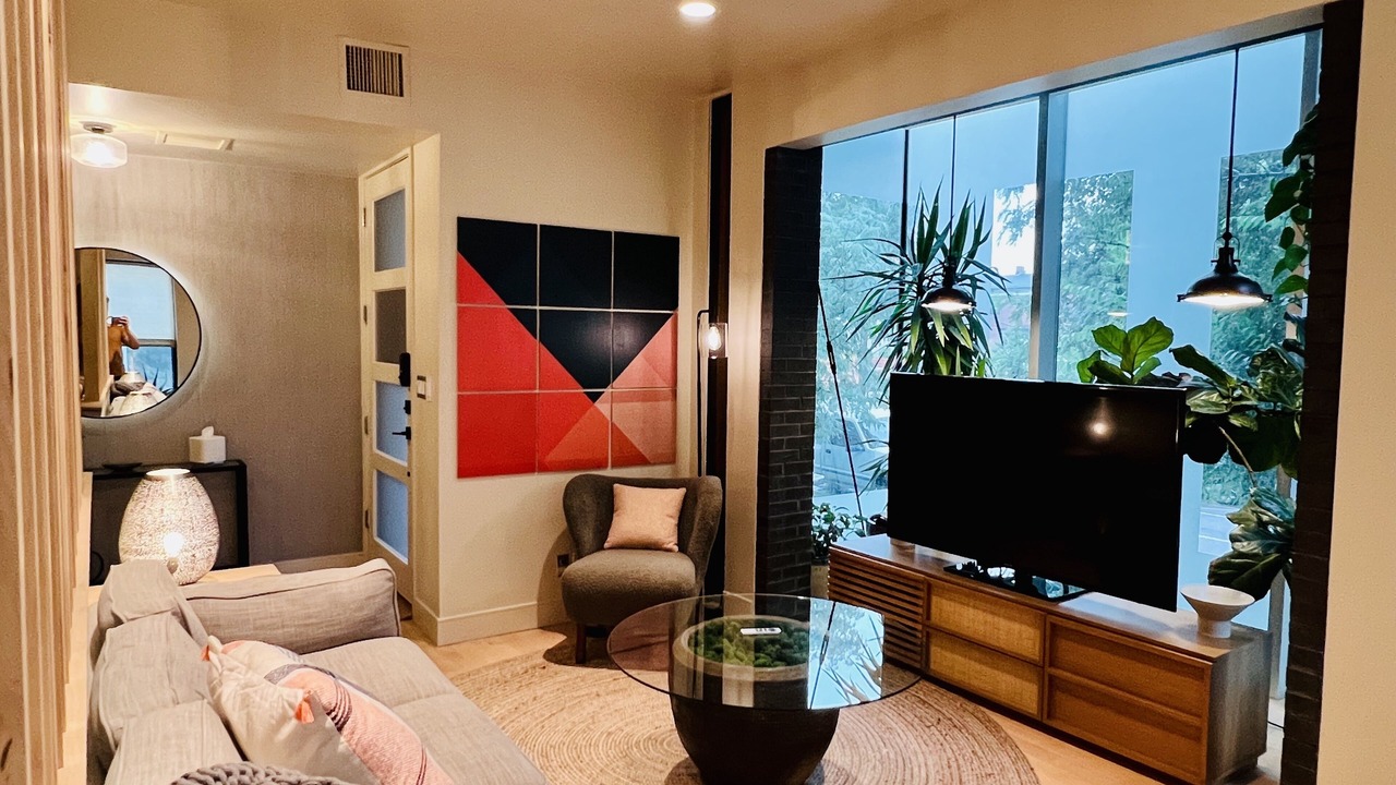 Photo of Livingroom in Five Points