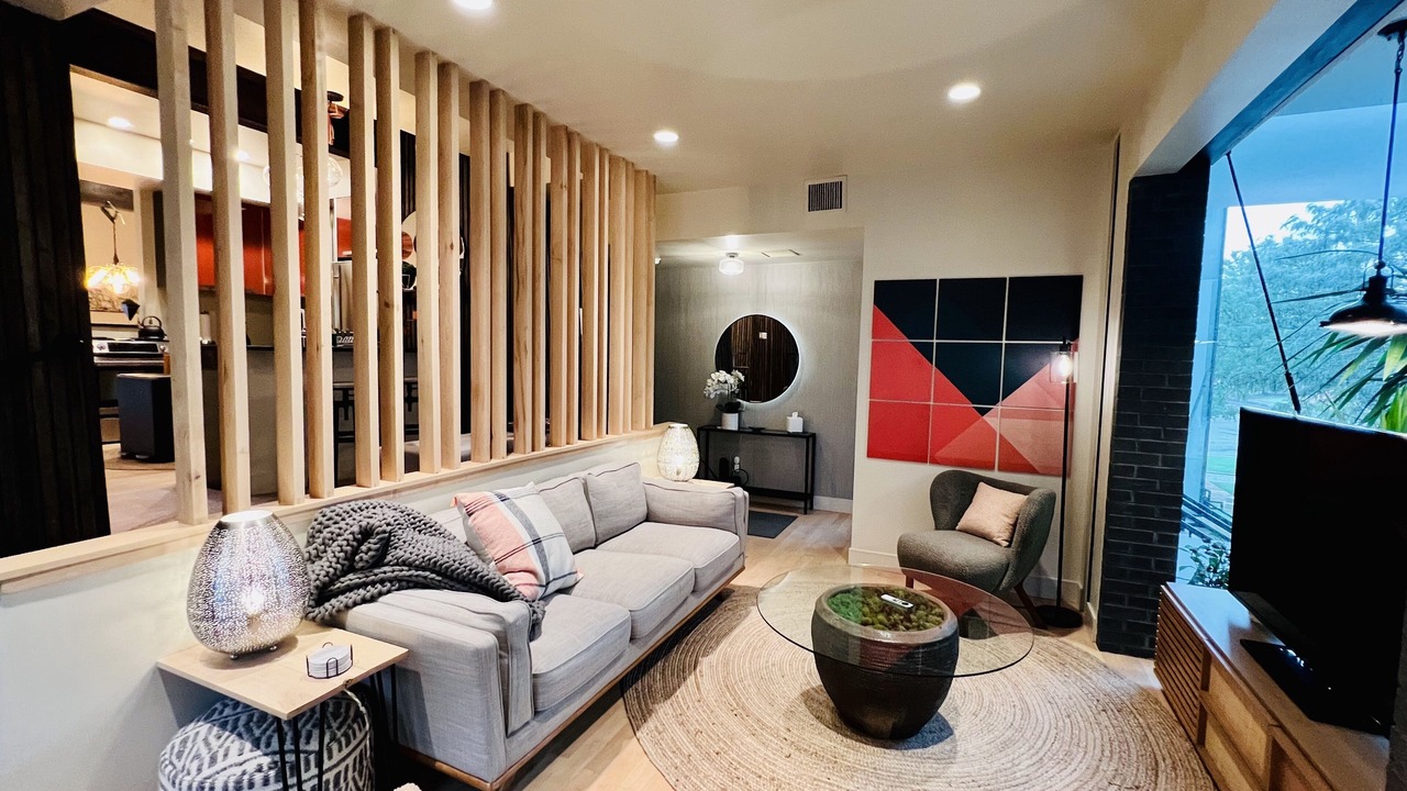 Photo of Livingroom in Five Points