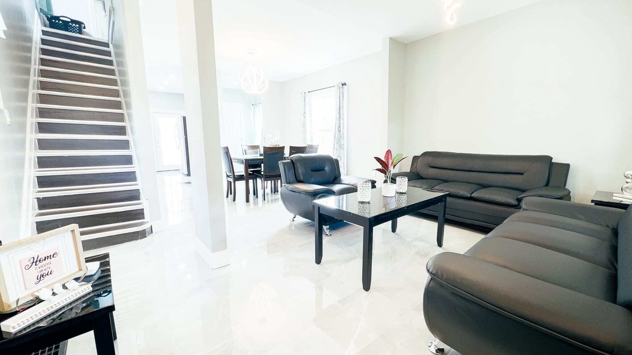 Photo of Livingroom in Niagara Falls