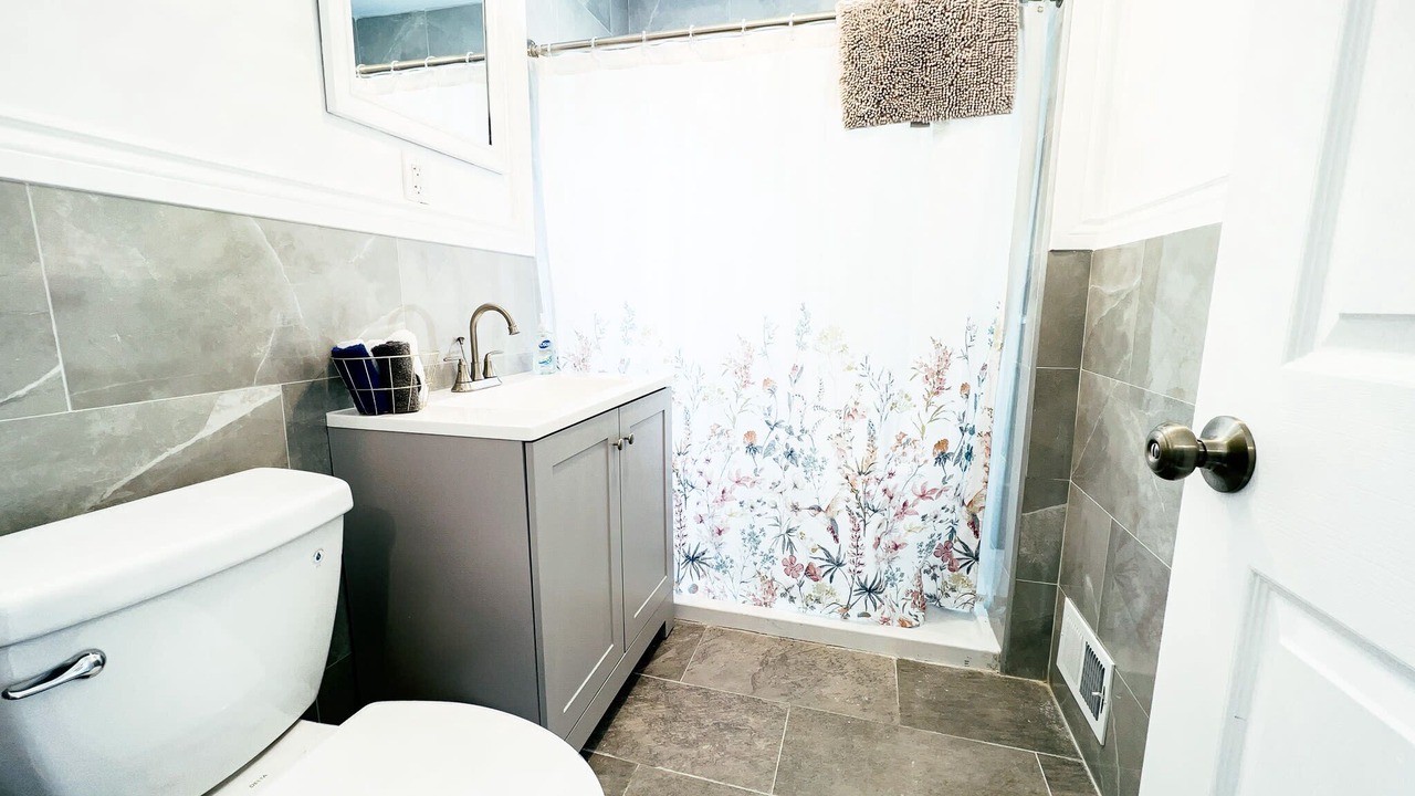 Photo of Bathroom in Niagara Falls