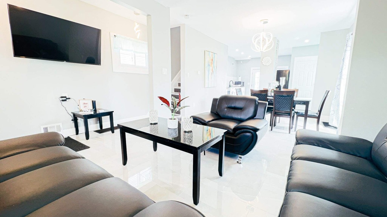 Photo of Livingroom in Niagara Falls