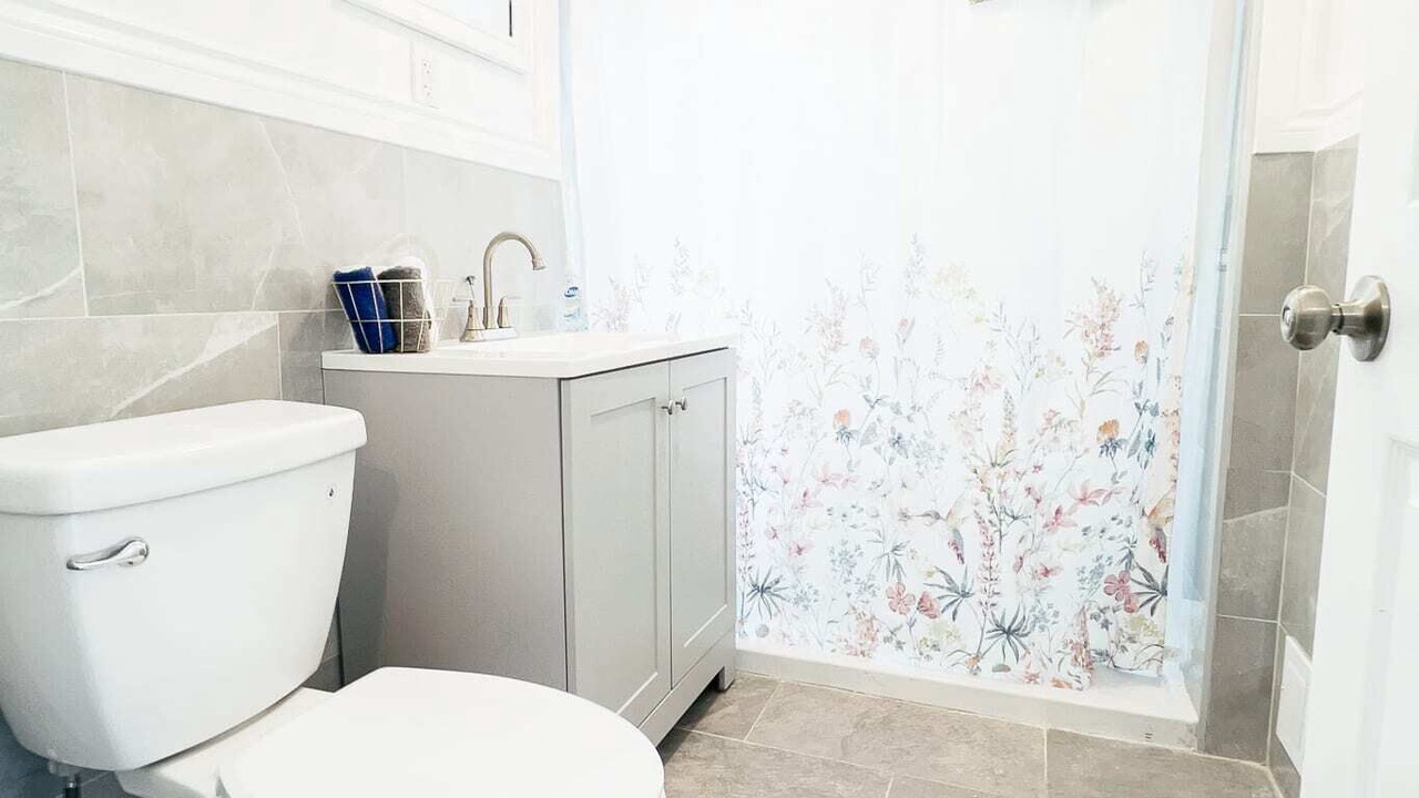 Photo of Bathroom in Niagara Falls