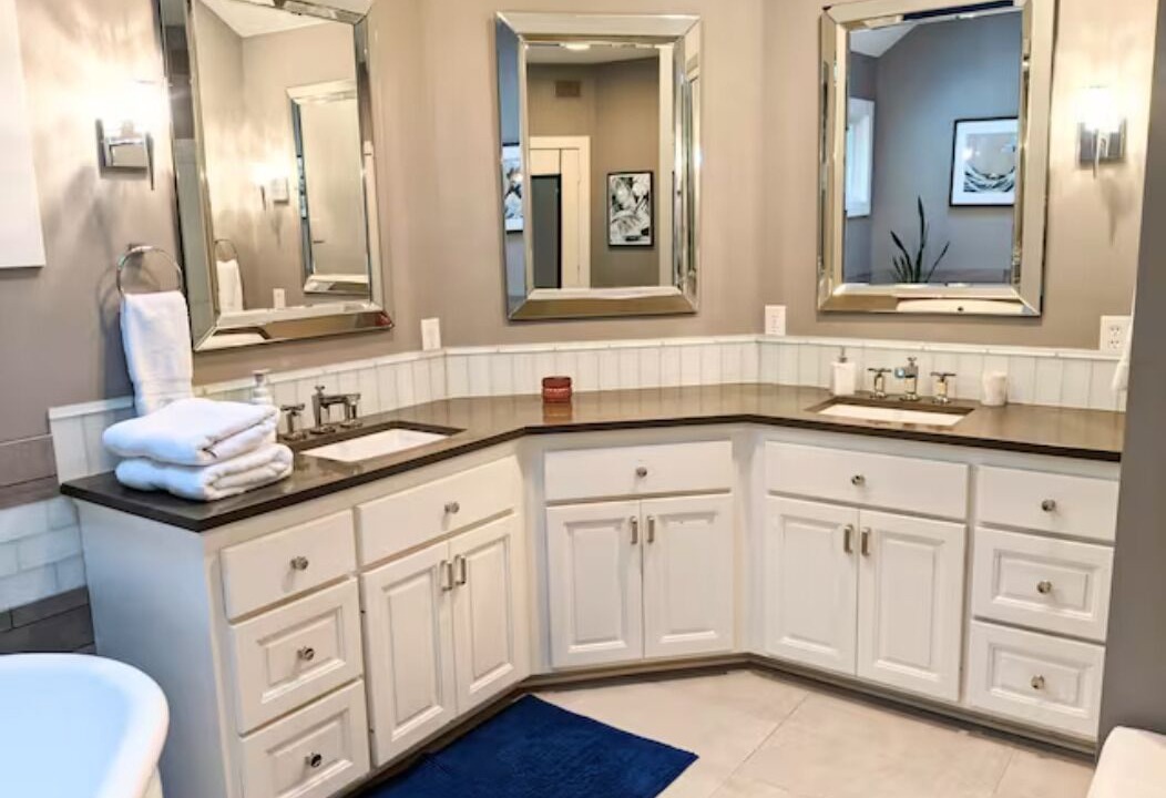 Photo of Bathroom in Rivercrest