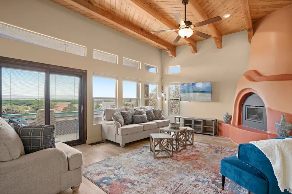 Photo of Livingroom in Taylor Ranch