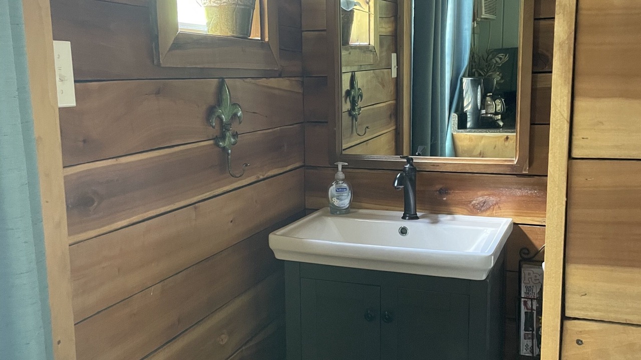 Photo of Bathroom in Olivehill
