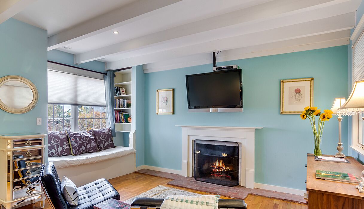 Photo of Livingroom in Gunbarrel