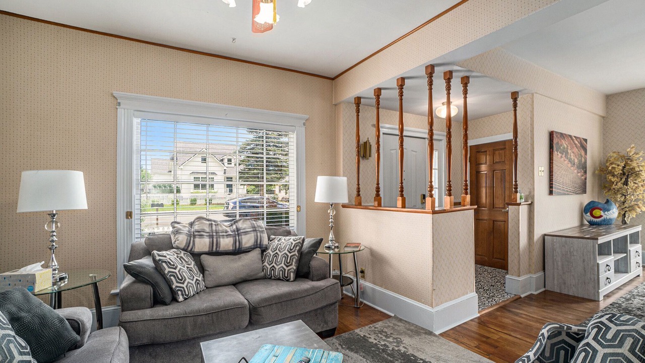 Photo of Livingroom in Castle Rock