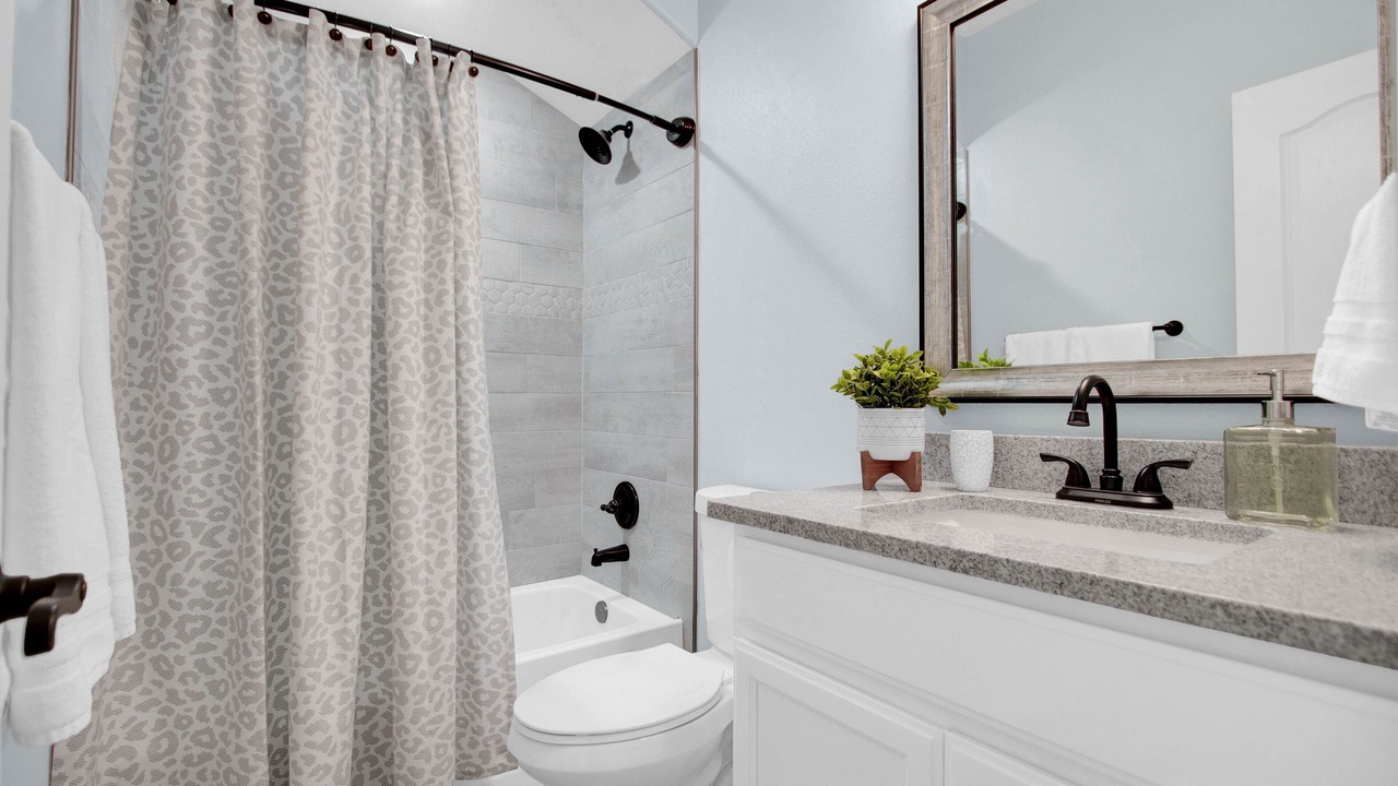 Photo of Bathroom in Sunland Park