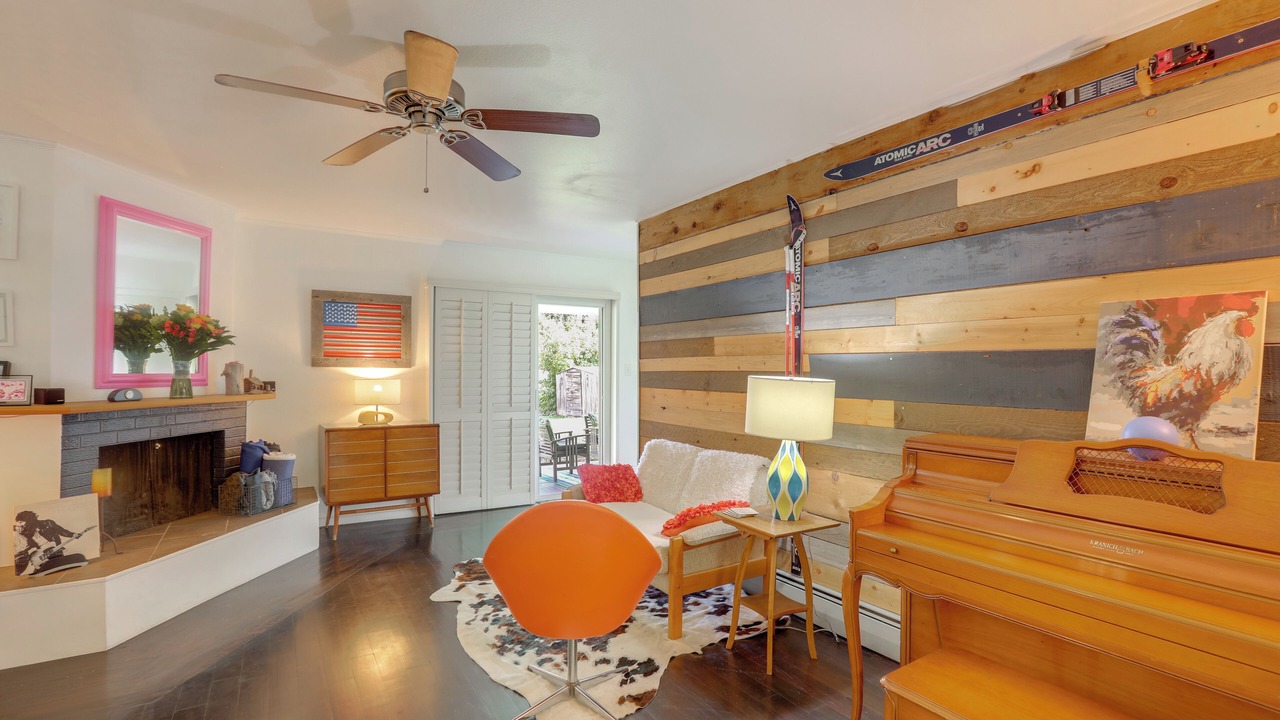 Photo of Livingroom in Applewood Villages
