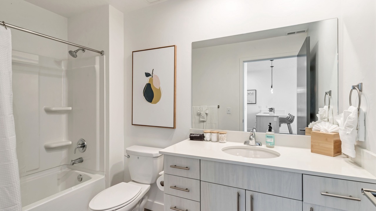 Photo of Bathroom in People's Freeway