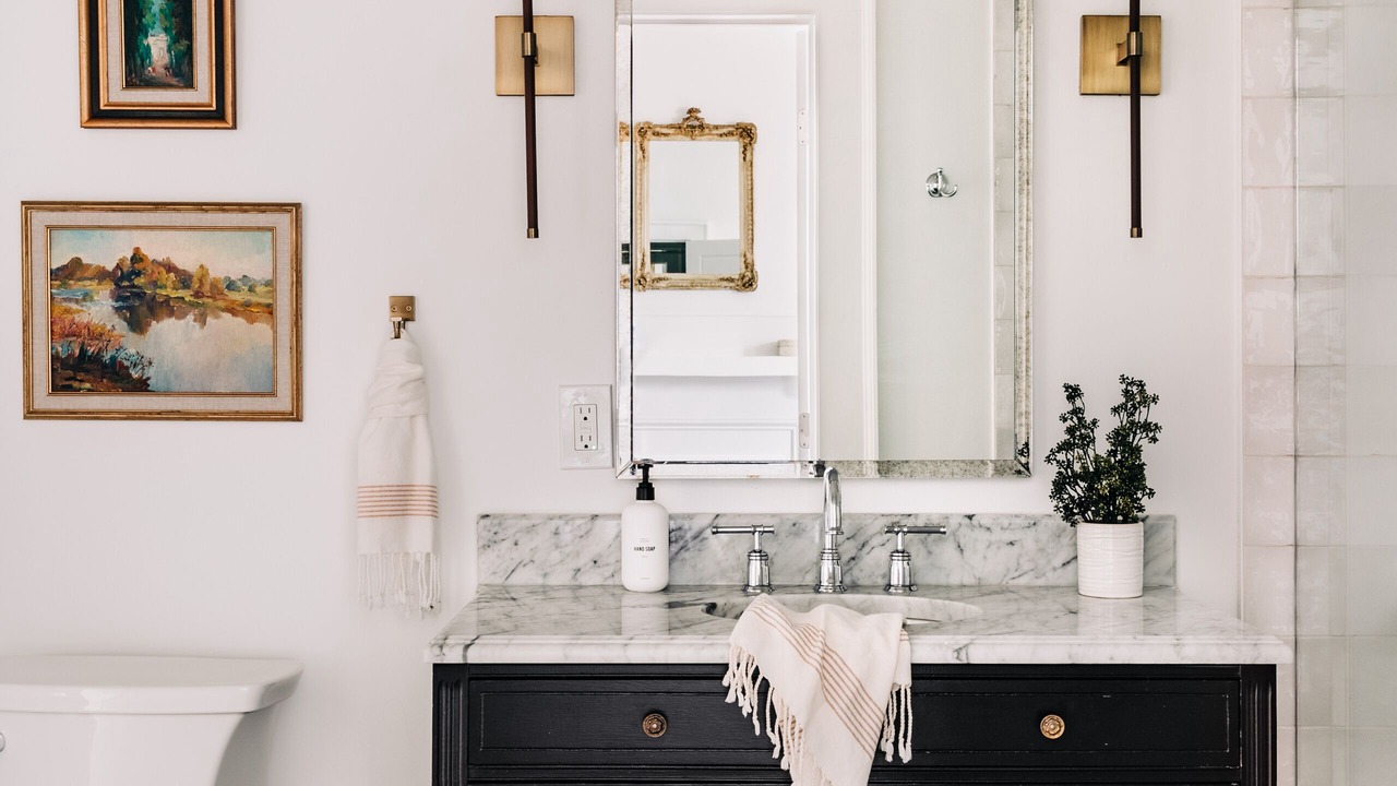 Photo of Bathroom in Pettigru Street Historic District