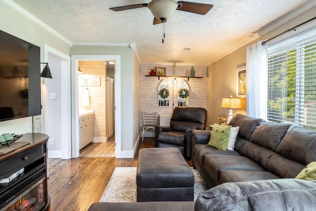 Photo of Livingroom in Maryville