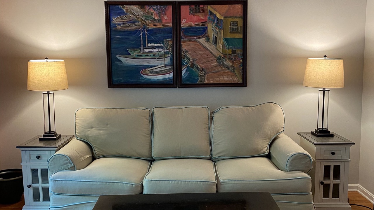 Photo of Livingroom in Newark
