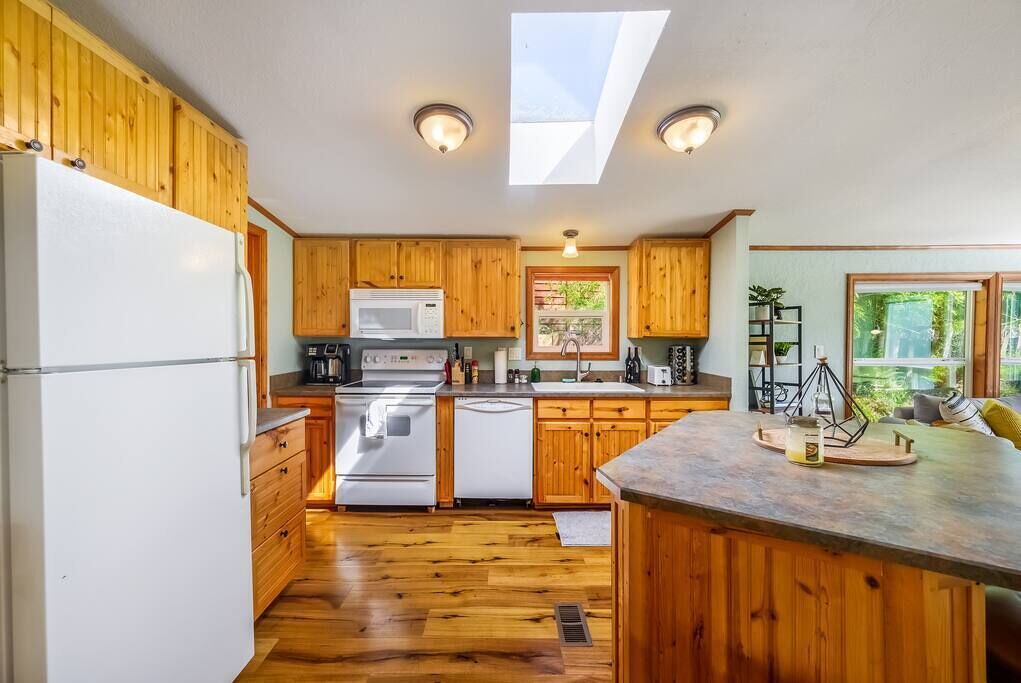 Photo of Kitchen in Gold Bar