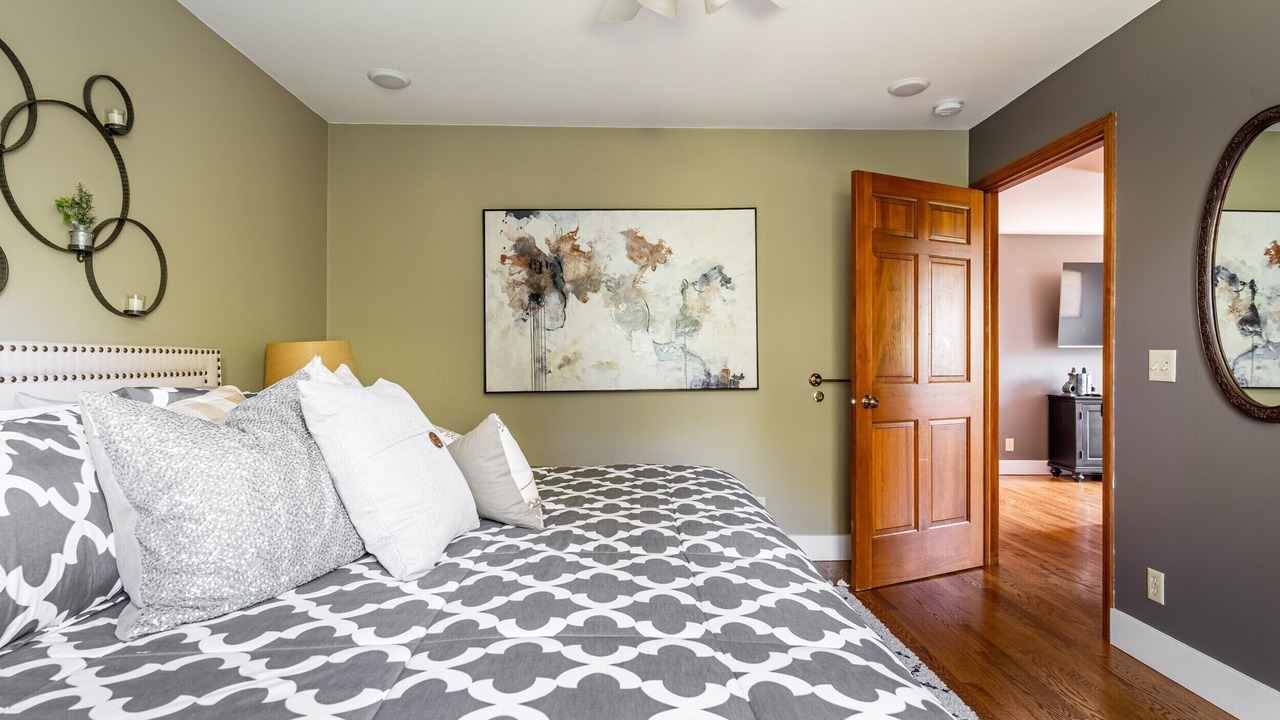 Photo of Bedroom in Elkhorn