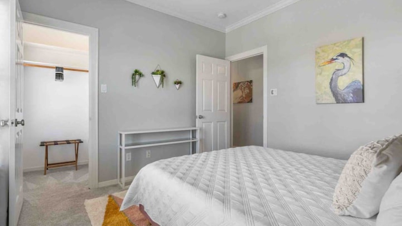 Photo of Bedroom in Midtown