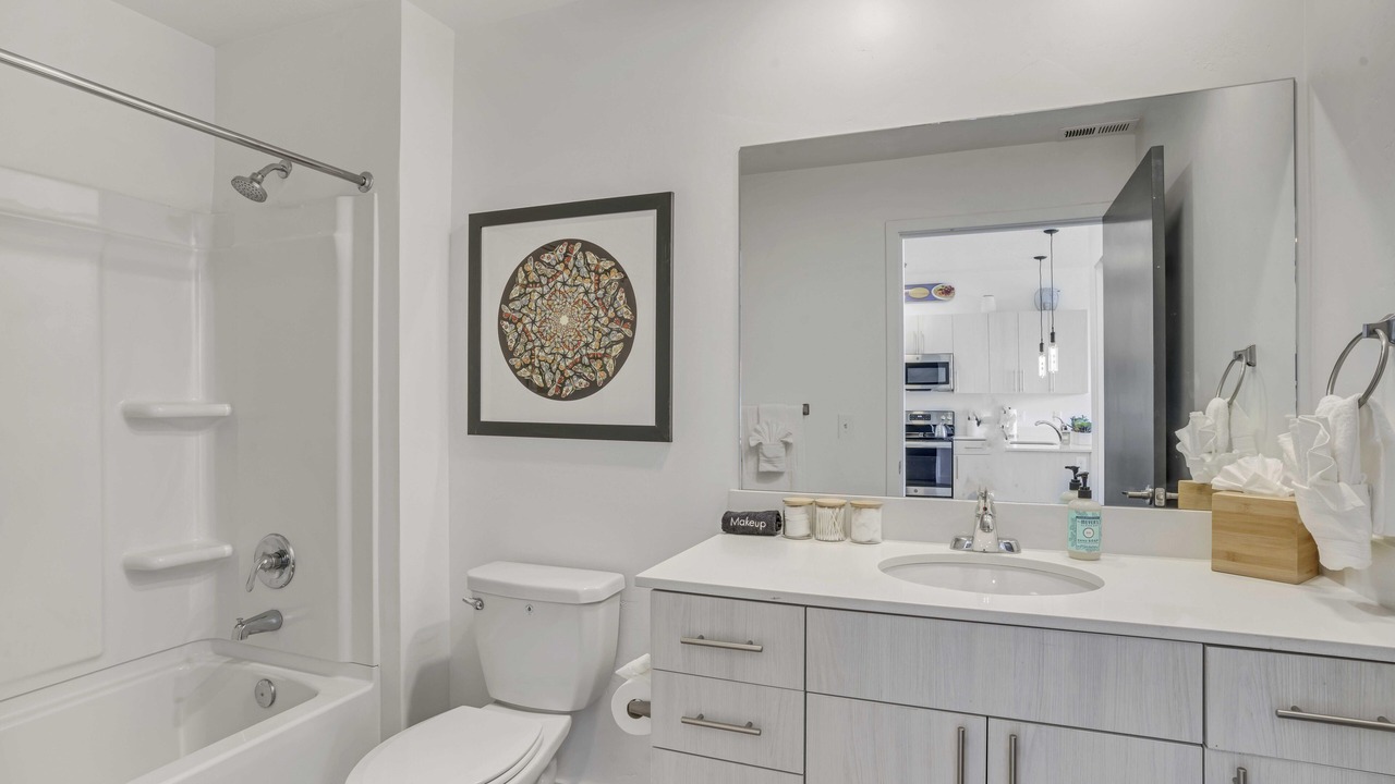 Photo of Bathroom in People's Freeway