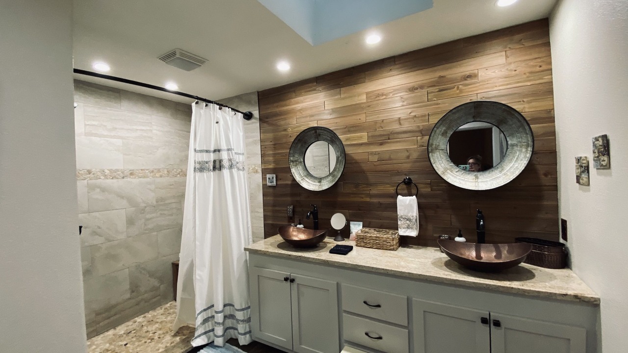 Photo of Bathroom in Spicewood