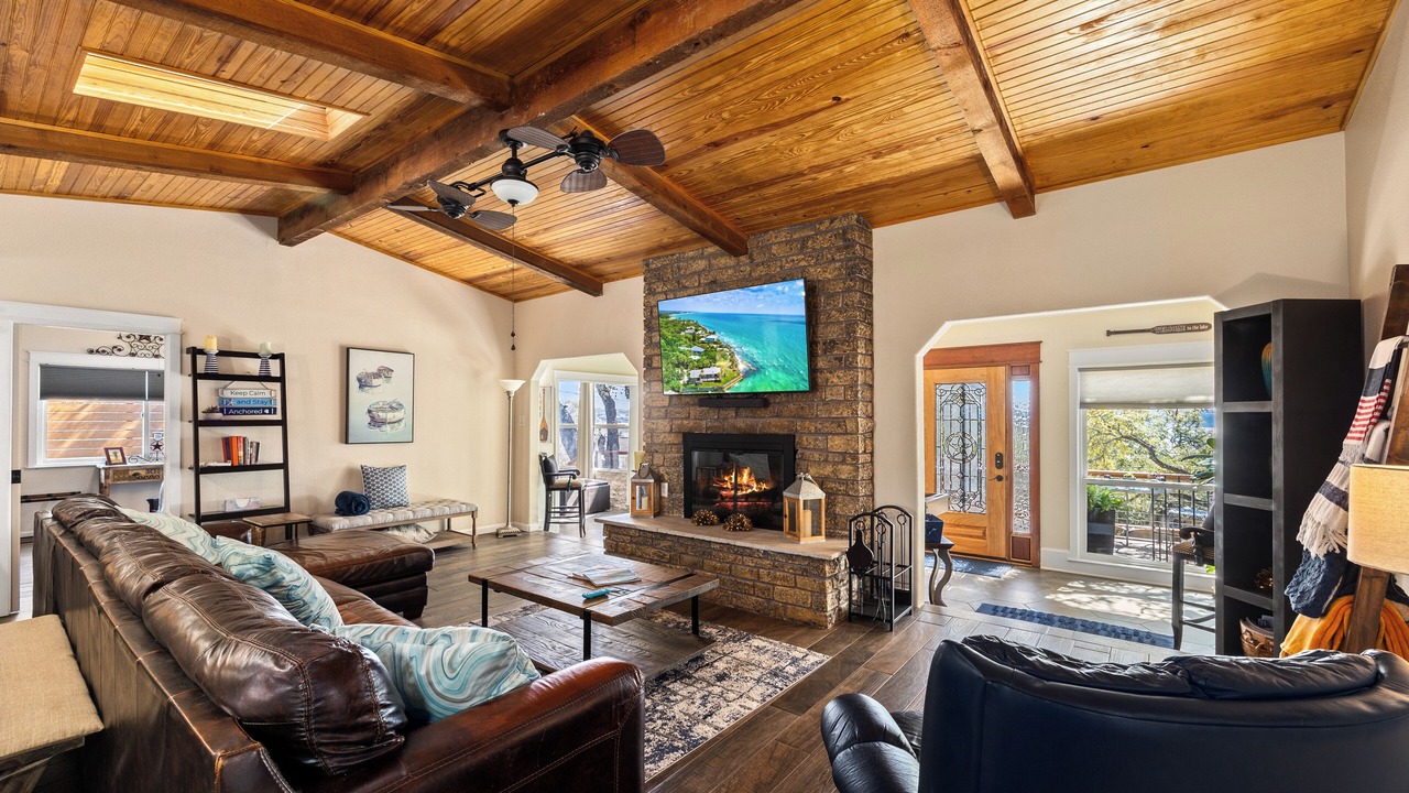 Photo of Livingroom in Spicewood