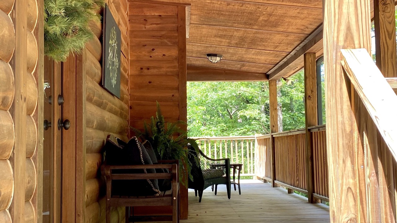 Photo of Patio Balcony in Clarkesville