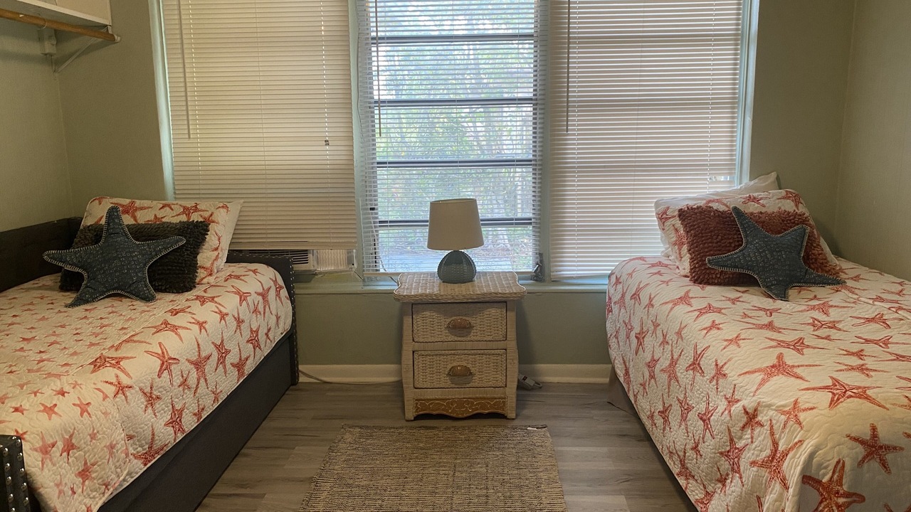Photo of Bedroom in Lake Worth Corridor