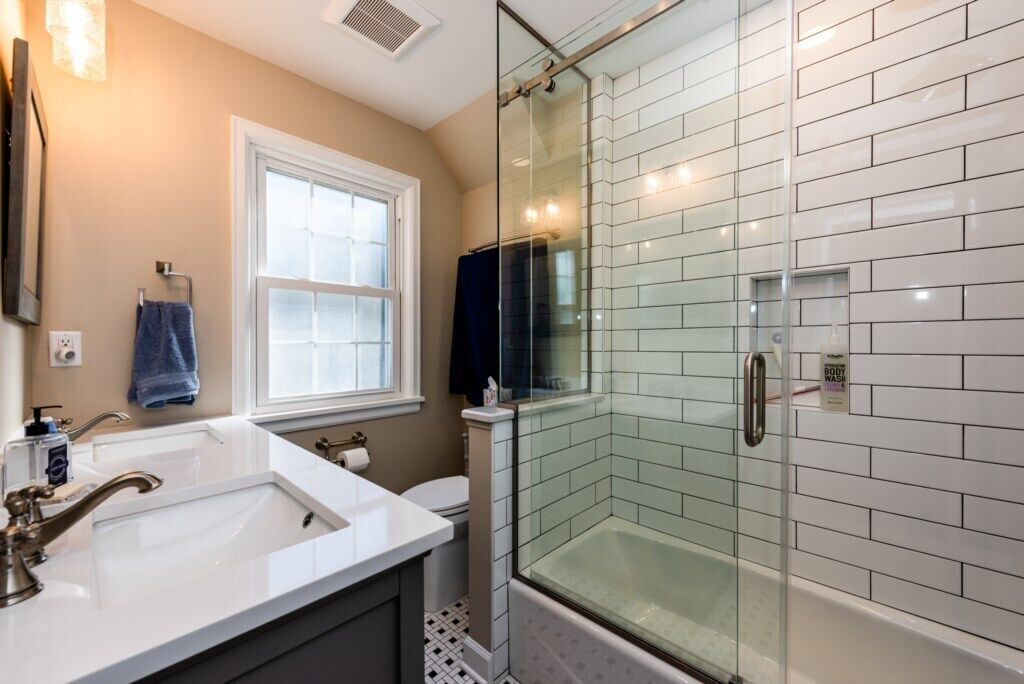 Photo of Bathroom in Lakeside