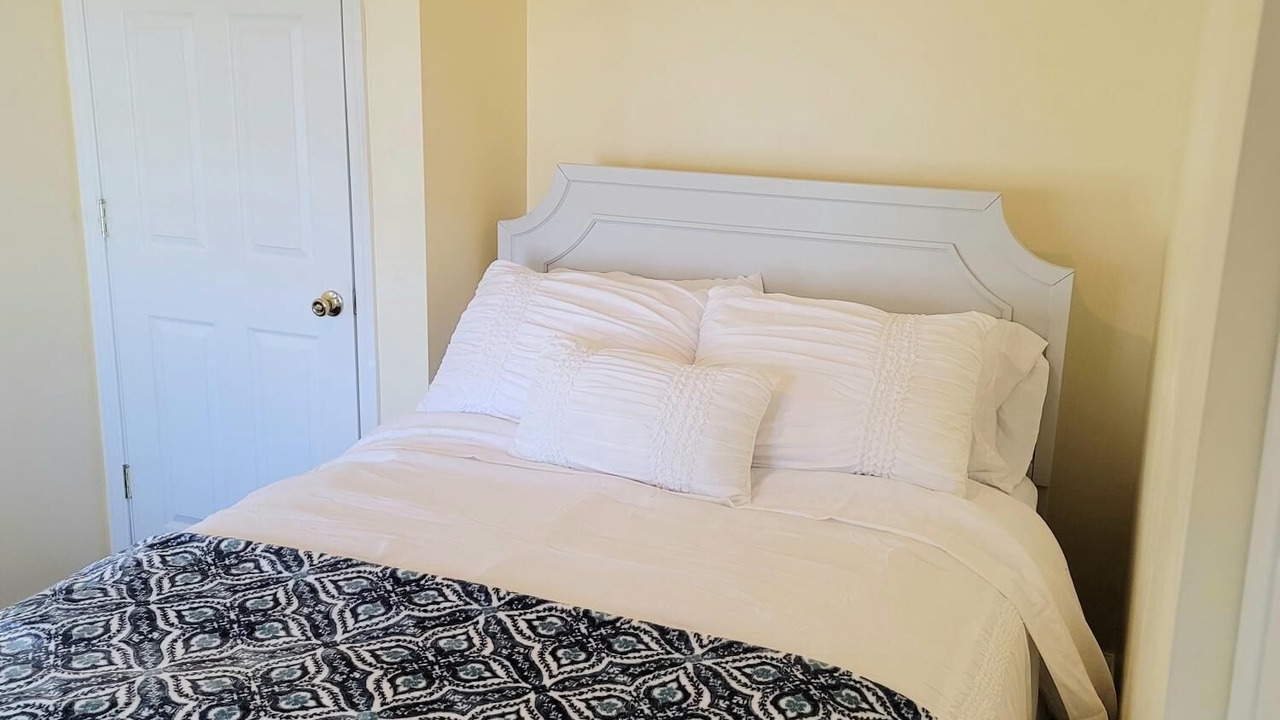 Photo of Bedroom in Buckeye Lake