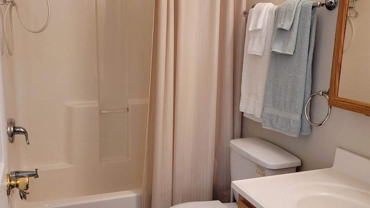 Photo of Bathroom in Buckeye Lake
