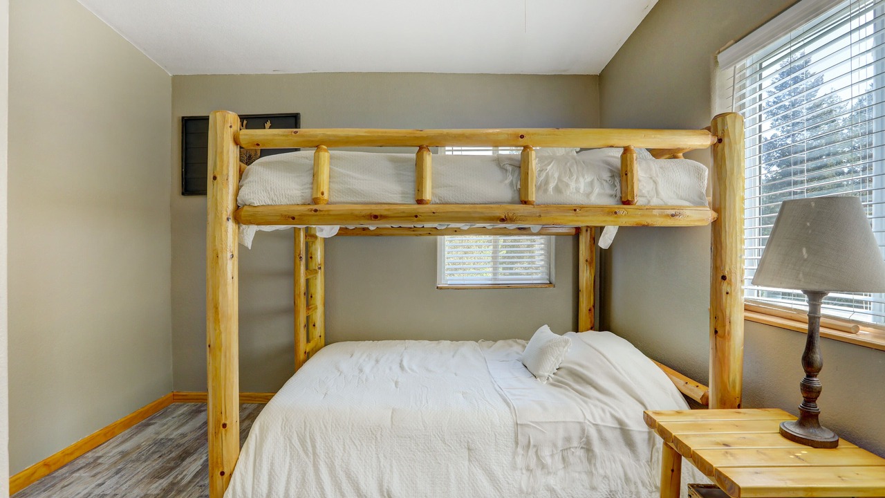 Photo of Bedroom in Coal Creek Canyon
