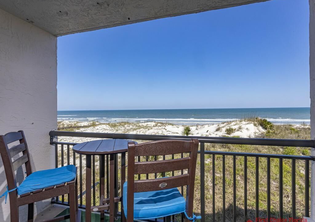 Photo of Patio Balcony in Crescent Beach