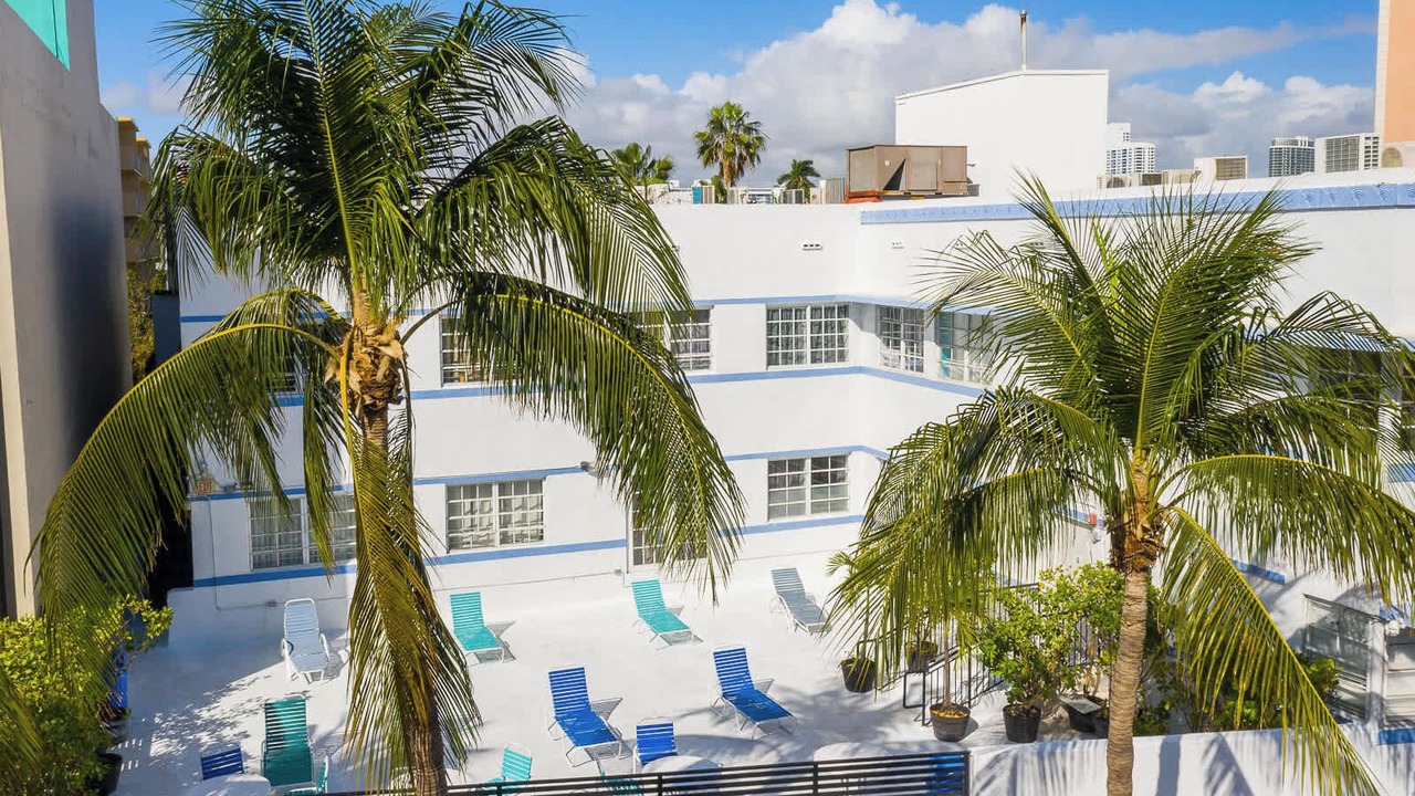 Photo of Patio Balcony in Flamingo/Lummus