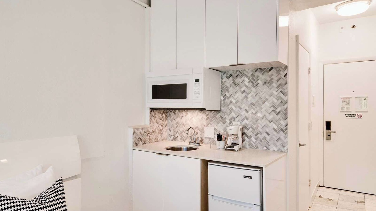 Photo of Kitchen in Flamingo/Lummus