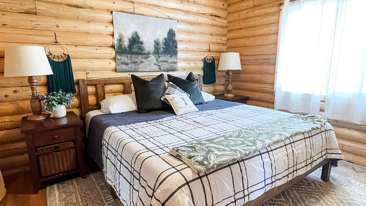 Photo of Bedroom in South Fork