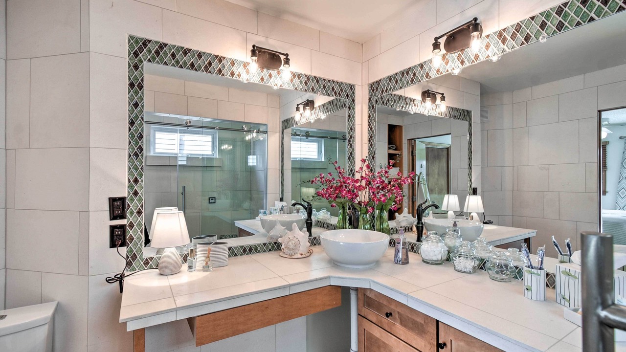 Photo of Bathroom in Colington Harbour