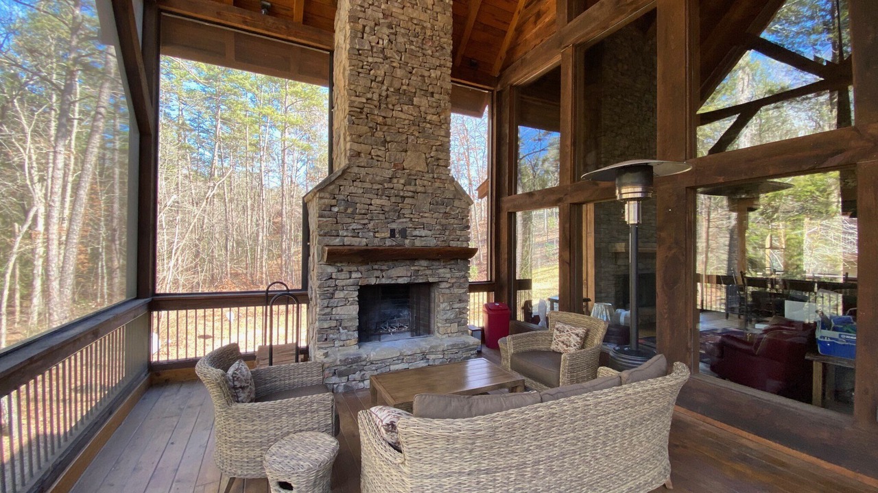 Photo of Patio Balcony in McCaysville