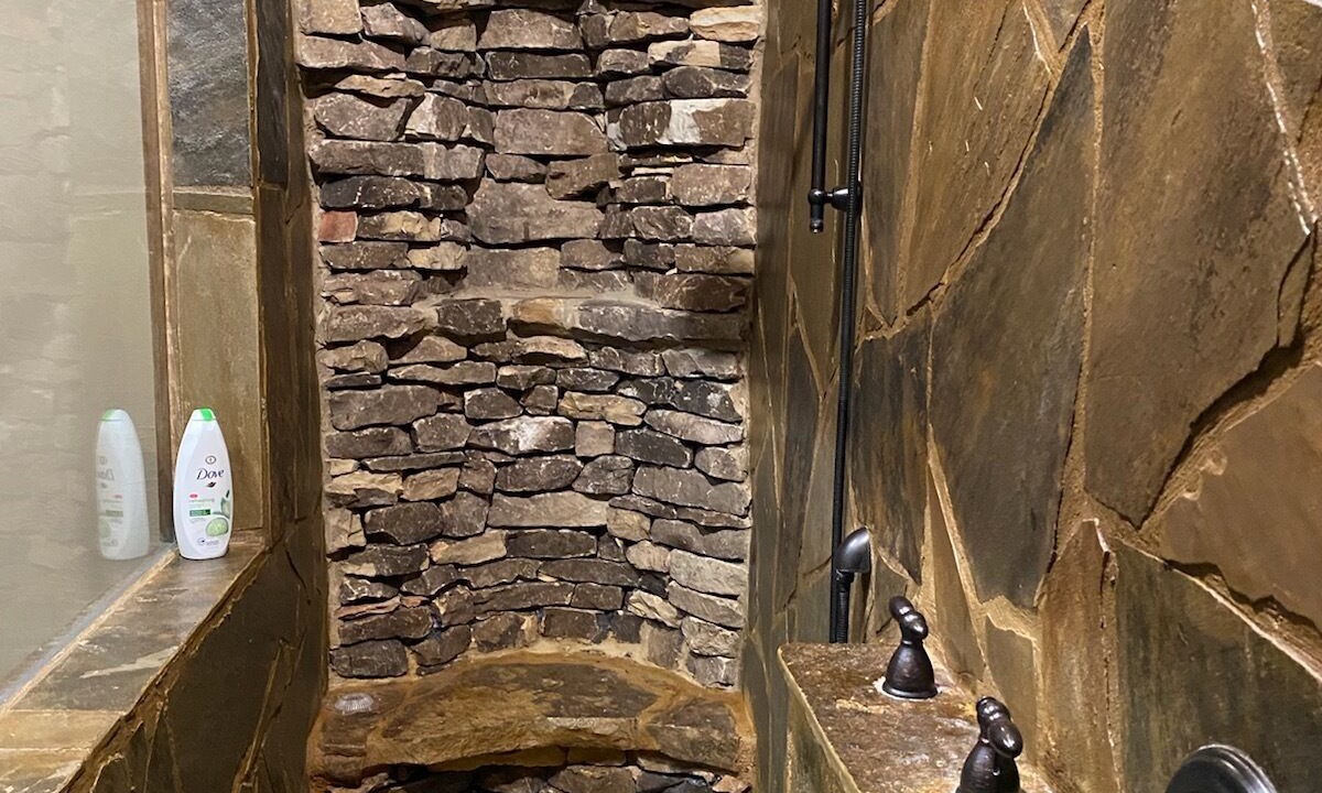 Photo of Bathroom in McCaysville