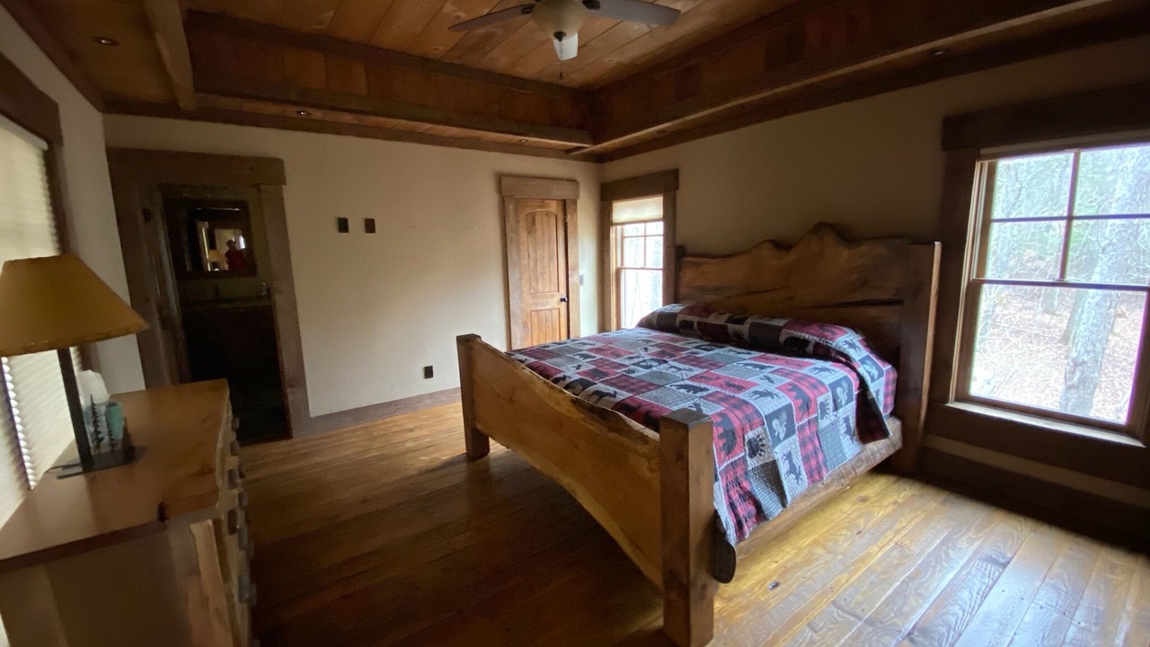 Photo of Bedroom in McCaysville