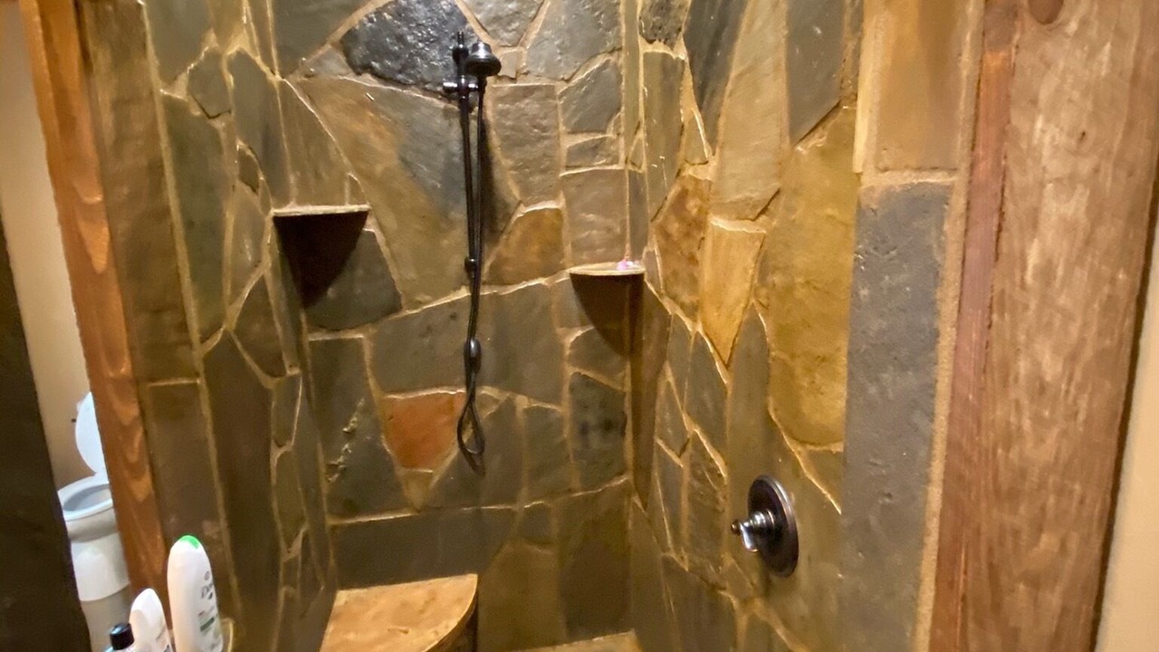 Photo of Bathroom in McCaysville