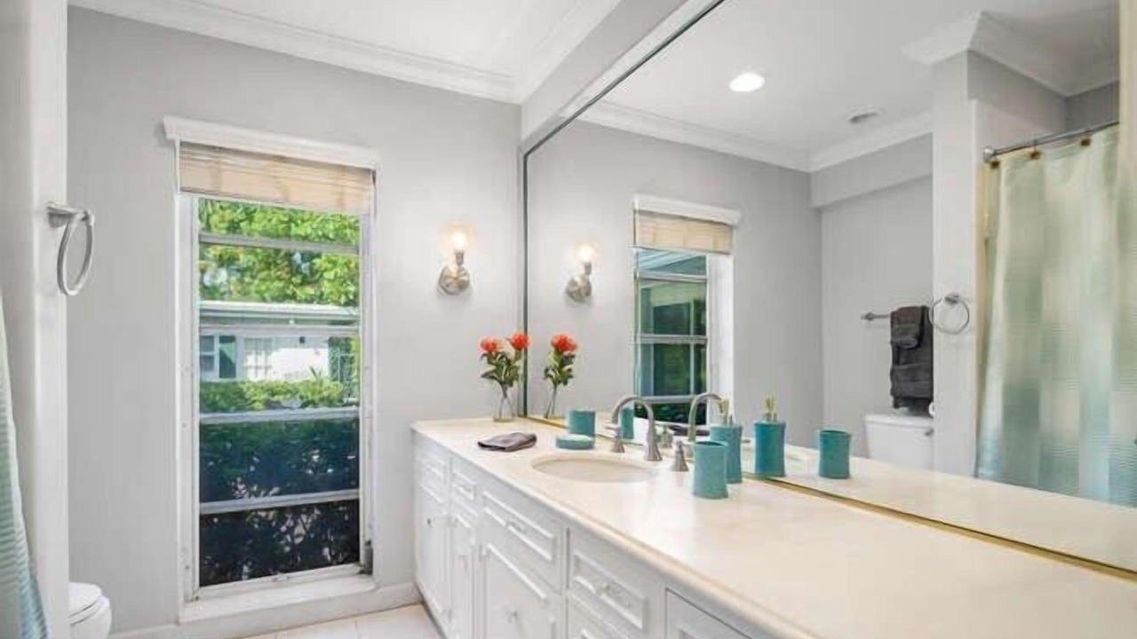 Photo of Bathroom in Harbor Beach