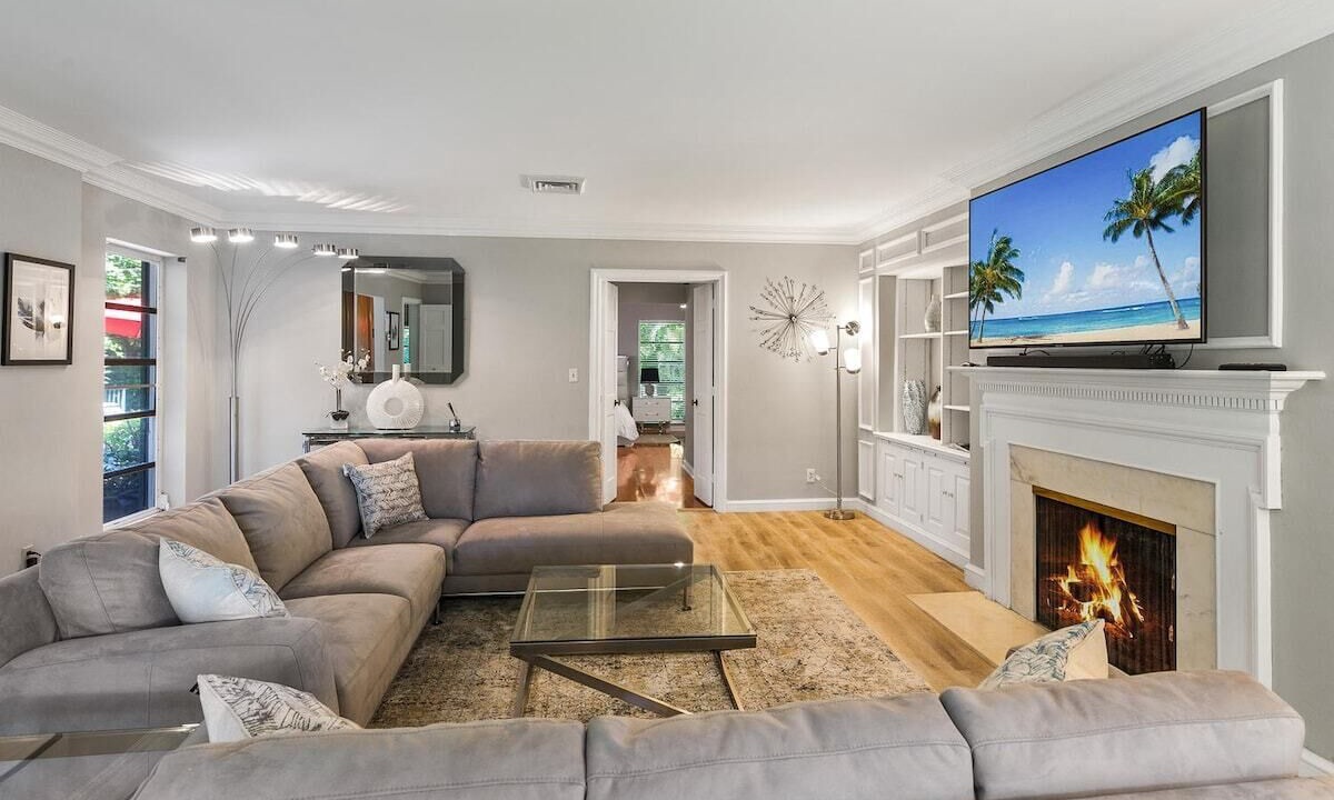 Photo of Livingroom in Harbor Beach