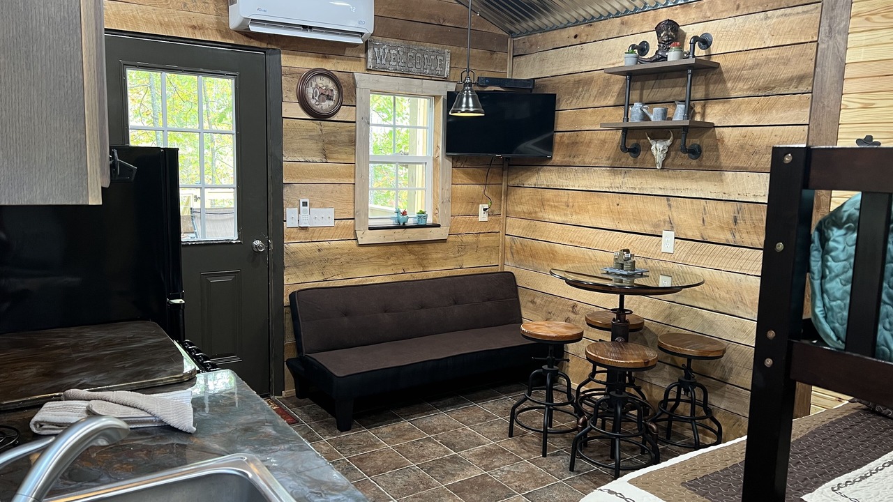 Photo of Bedroom in Eminence
