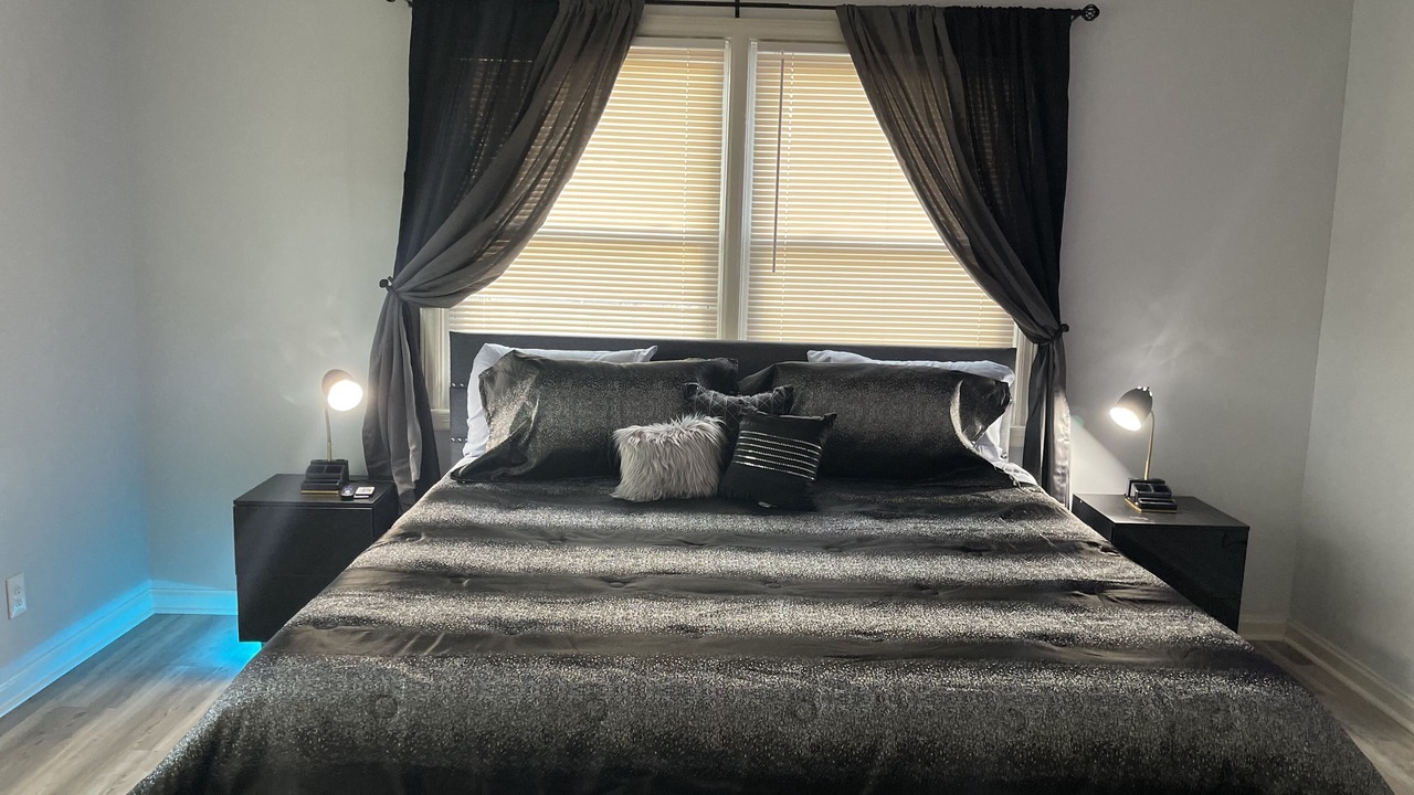 Photo of Bedroom in Jefferson Park